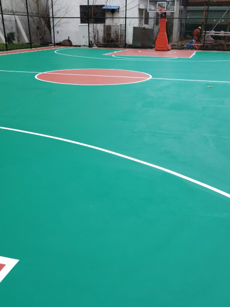 祁东 球场长期使用易出现地面开裂